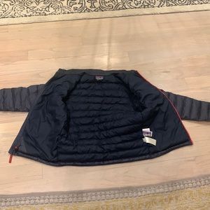 Patagonia boys XL puff jacket